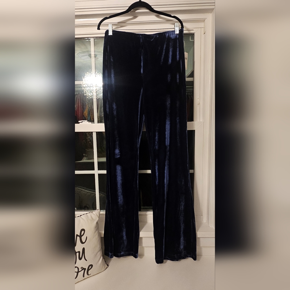 New with tags. Anthropologie flare leg velvet pants